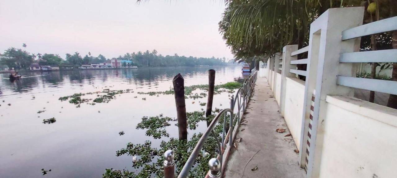 Captains Cabin Backwater Resort Alappuzha 외부 사진