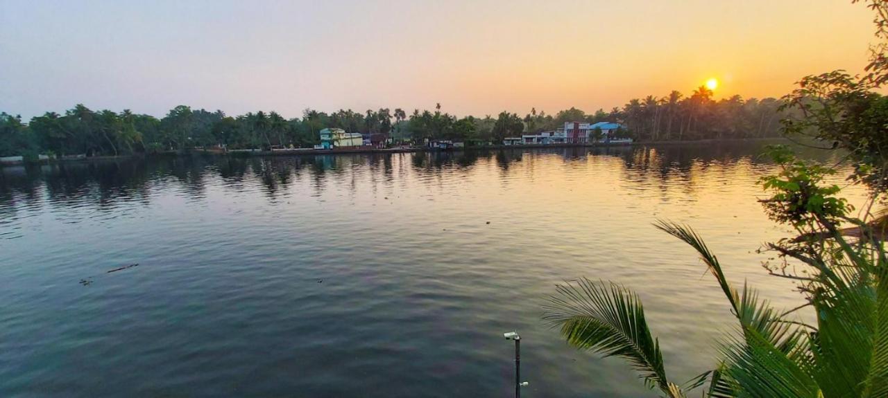 Captains Cabin Backwater Resort Alappuzha 외부 사진