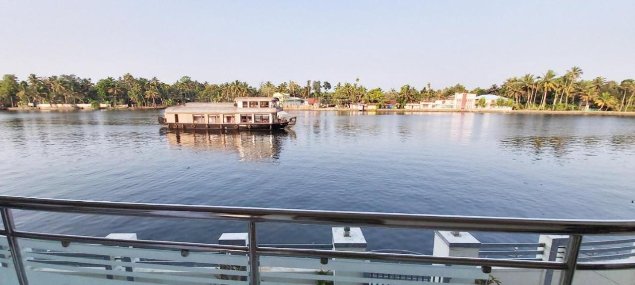 Captains Cabin Backwater Resort Alappuzha 외부 사진